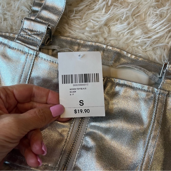 Silver Denim Like Crop Top - Picture 4 of 5